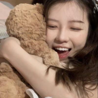 一觉醒来，我和死对头结婚